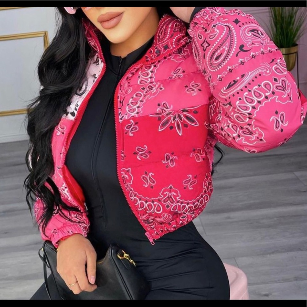 Cropped pink jacket